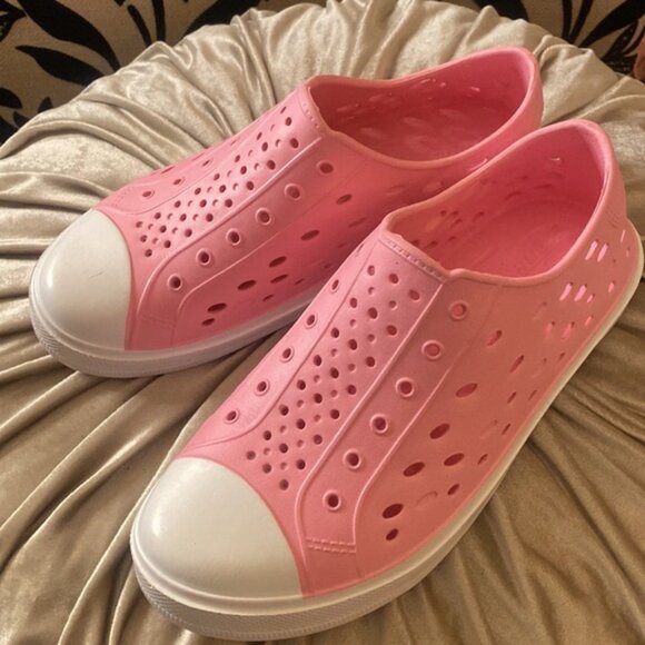 🎀 Crane Pink slip on Retro style shoes Size 7 / 8 water Sandals - Picture 1 of 7